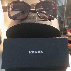 ‼️SOLD‼️Auth! Prada big Sunglasses